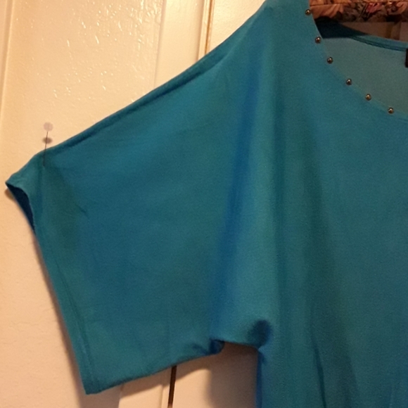 Top - Picture 3 of 5